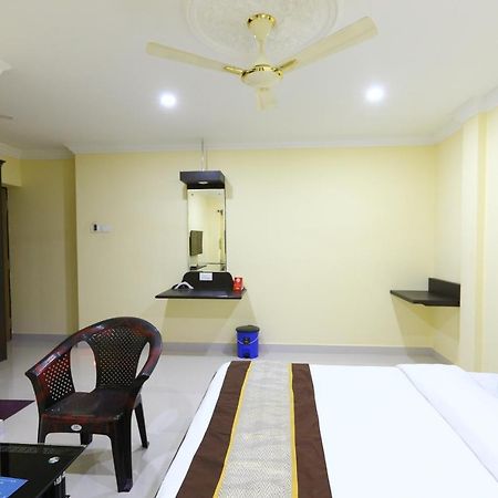 Hotel Salbala - Near Airport チェンナイ エクステリア 写真