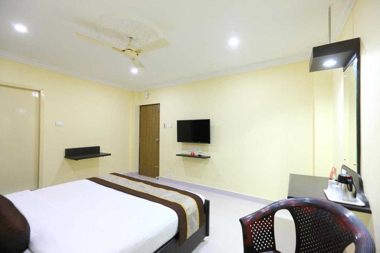Hotel Salbala - Near Airport チェンナイ エクステリア 写真