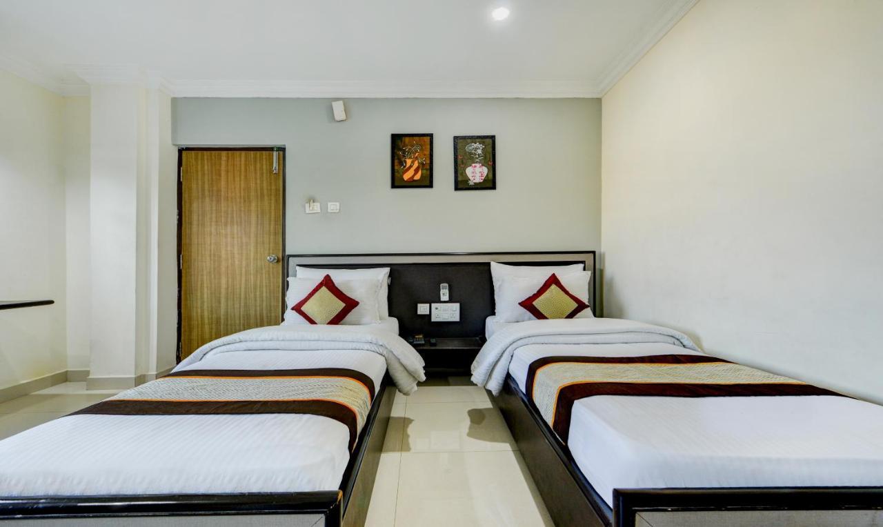 Hotel Salbala - Near Airport チェンナイ エクステリア 写真