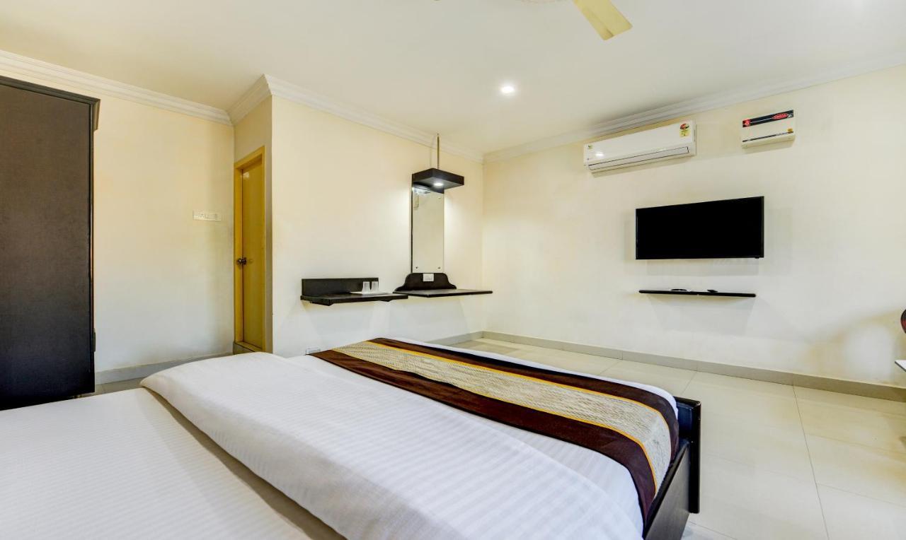Hotel Salbala - Near Airport チェンナイ エクステリア 写真