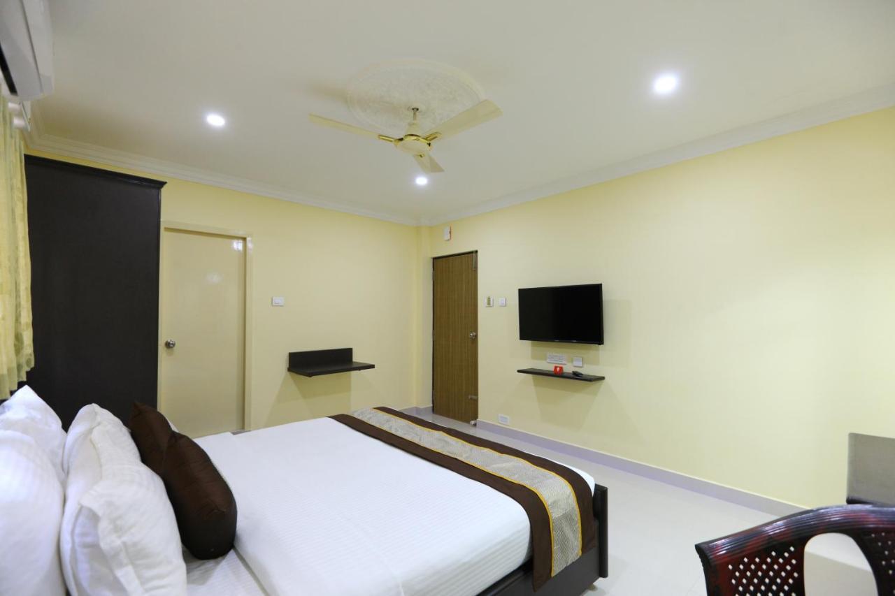Hotel Salbala - Near Airport チェンナイ エクステリア 写真