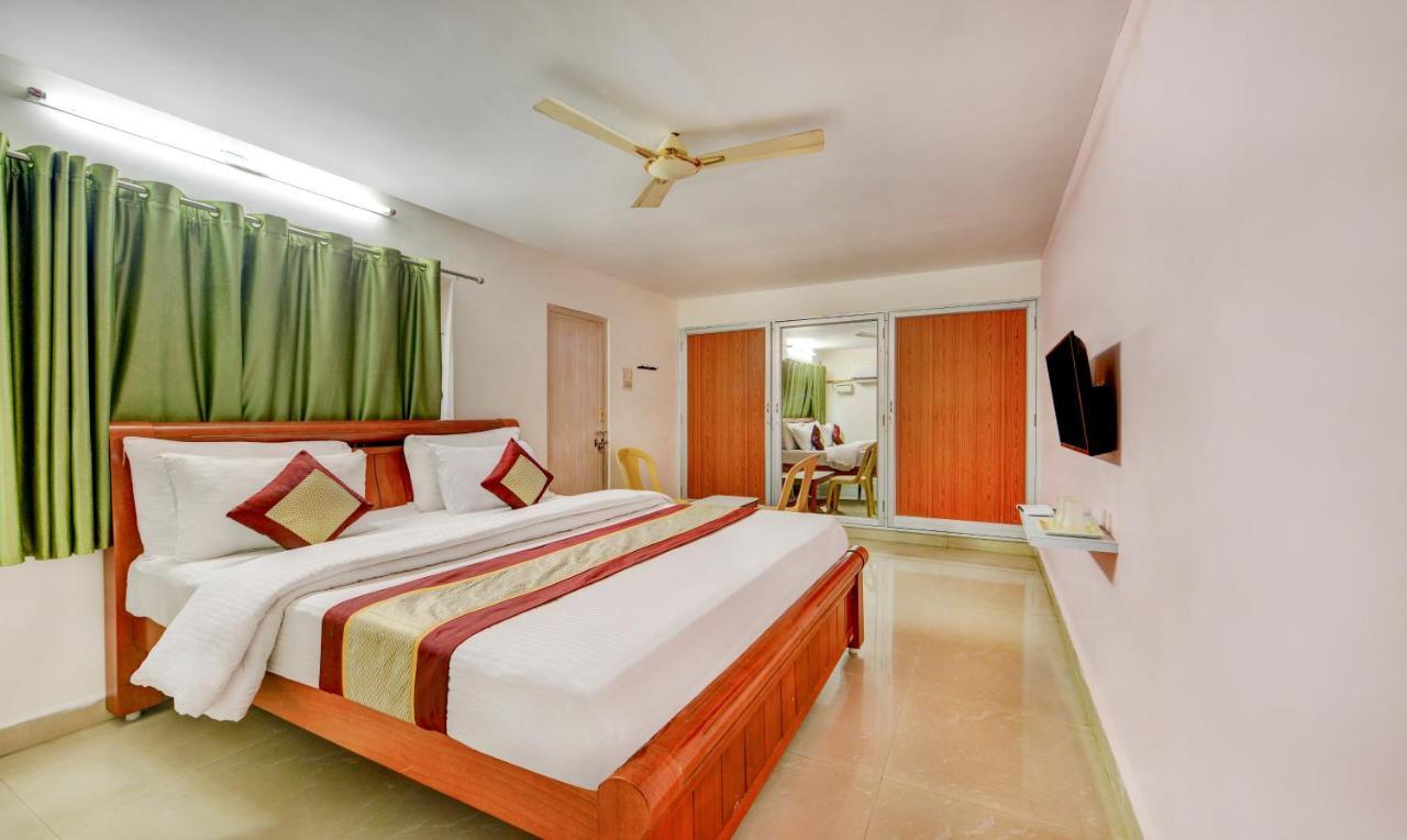 Hotel Salbala - Near Airport チェンナイ エクステリア 写真