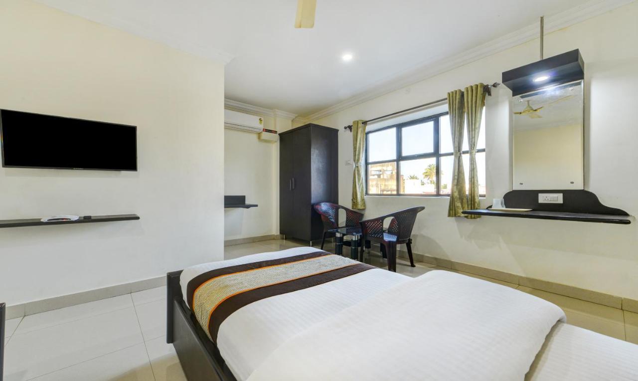 Hotel Salbala - Near Airport チェンナイ エクステリア 写真